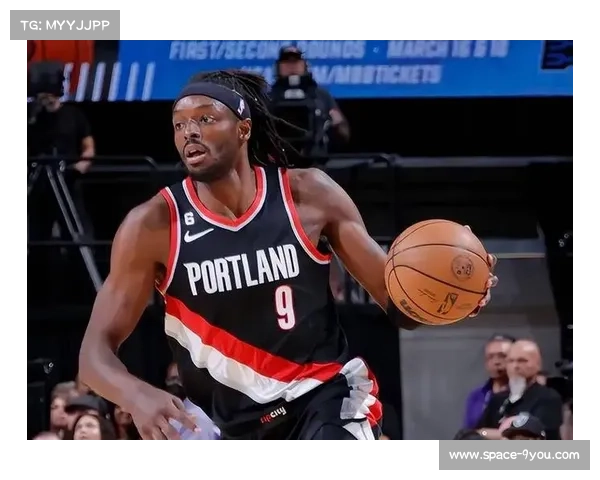 格兰特开拓者生涯全部首发展现稳定输出场均接近十九分